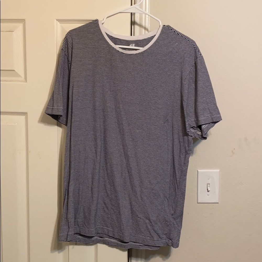 Black & White Striped H&M Men’s T Size XL
